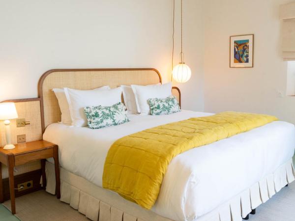 Hôtel La Tartane Saint-Tropez : photo 1 de la chambre chambre avec terrasse