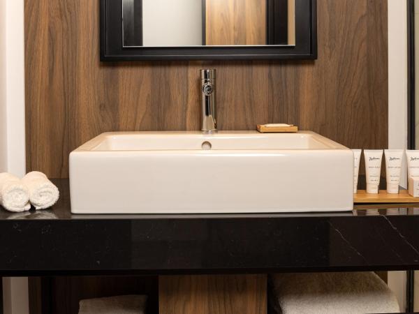 Radisson Hotel Tunis, City Center : photo 1 de la chambre séjour en famille - 2 chambres communicantes