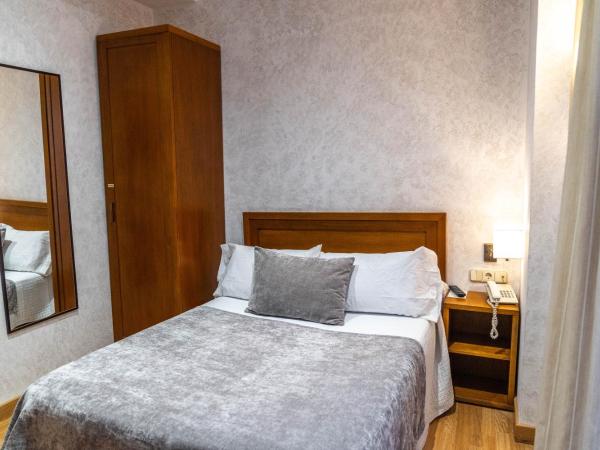 Hotel Granada Centro : photo 1 de la chambre petite chambre double