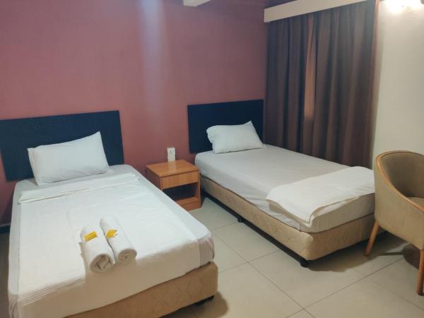 Hotel WKL : photo 2 de la chambre chambre triple standard