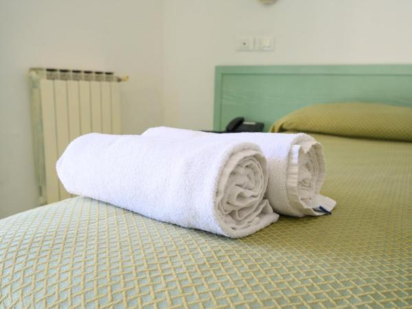 Hotel Parco Cartaromana : photo 7 de la chambre chambre double