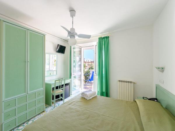 Hotel Parco Cartaromana : photo 8 de la chambre chambre double