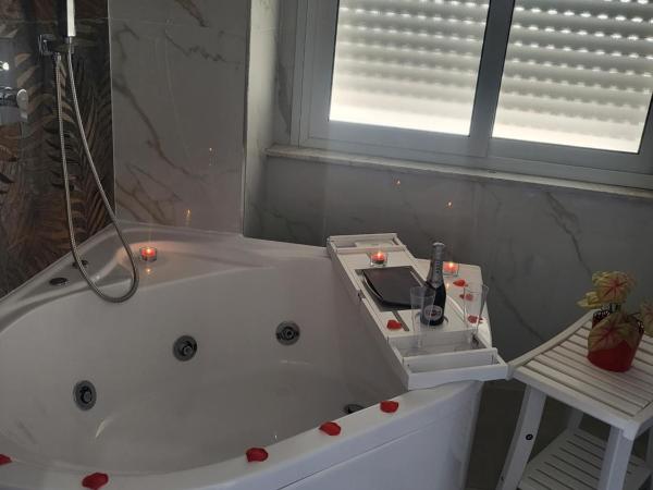 Live Naples : photo 1 de la chambre chambre double avec baignoire spa