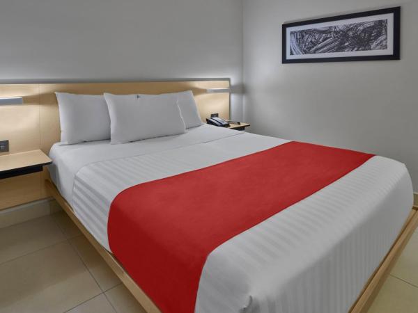 City Express by Marriott Cancun : photo 7 de la chambre chambre lit queen-size 