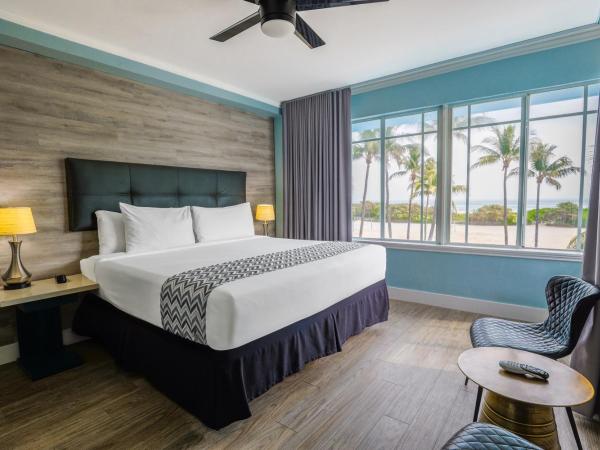 Colony Hotel : photo 2 de la chambre chambre lit king-size - vue sur mer