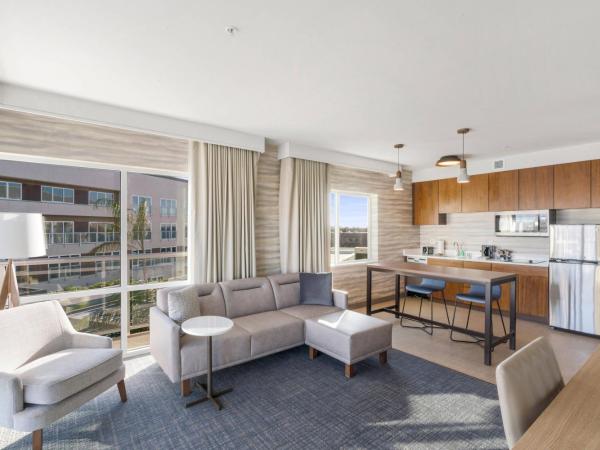 Residence Inn by Marriott Marina del Rey : photo 1 de la chambre suite signature 1 chambre lit king-size - vue sur eau