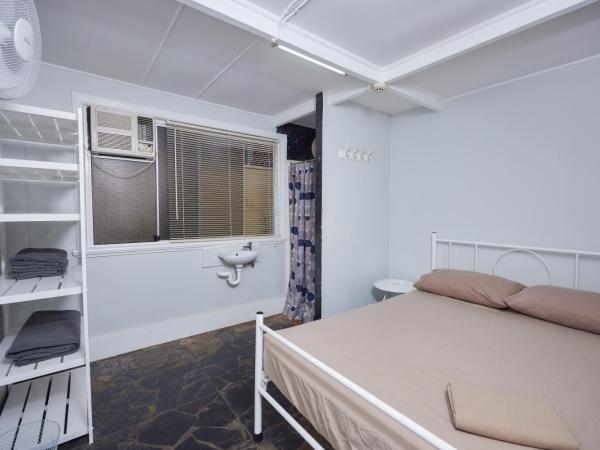 Cairns City Backpackers Hostel : photo 2 de la chambre chambre double avec douche privative