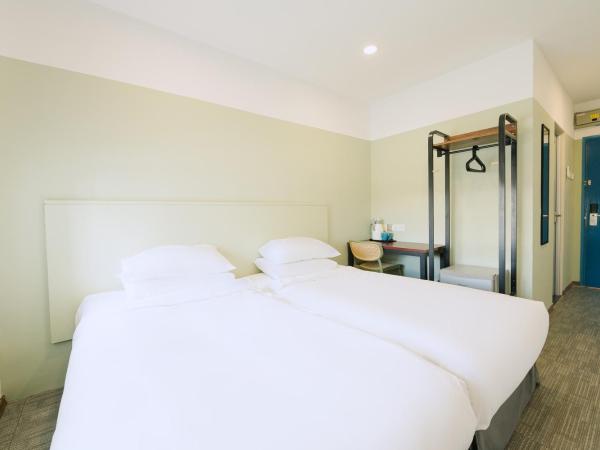 The Concept Hotel Melaka City : photo 10 de la chambre chambre lits jumeaux avec vue