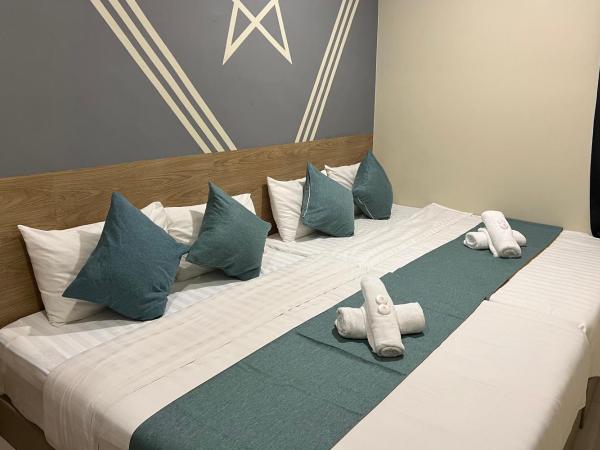 KUANTAN BESERAH BUDGET HOTEL : photo 1 de la chambre chambre familiale deluxe