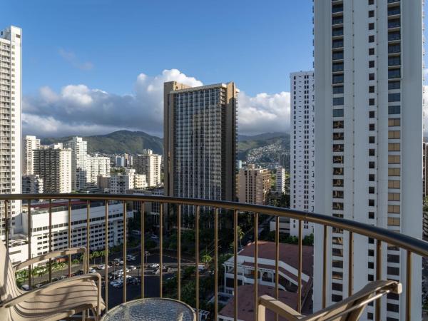 Waikiki Beach Marriott Resort & Spa : photo 9 de la chambre chambre avec vue sur la ville de waikiki, 2 lits doubles, balcon
