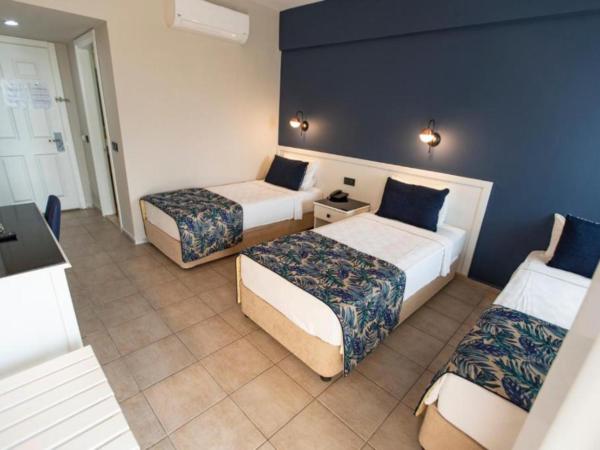MIR'AMOR GARDEN Resort Hotel-ALL INCLUSIVE : photo 2 de la chambre chambre triple avec balcon