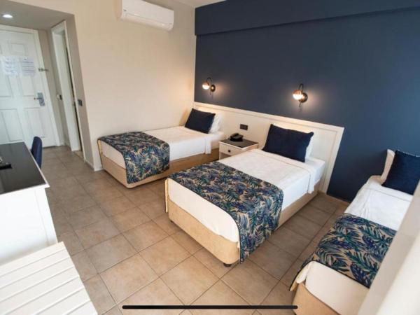 MIR'AMOR GARDEN Resort Hotel-ALL INCLUSIVE : photo 5 de la chambre chambre triple avec balcon