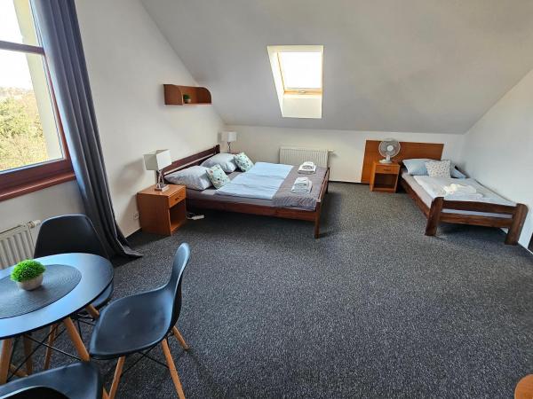 Penzion a Restaurace Simanda : photo 2 de la chambre chambre triple