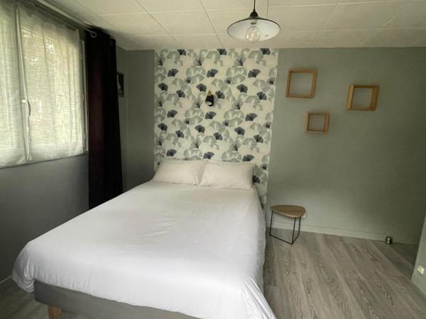 Cabane du Circuit : photo 2 de la chambre chambre simple avec salle de bains privative