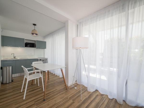 MY Hôtel Résidences - La Grande-Motte : photo 8 de la chambre studio