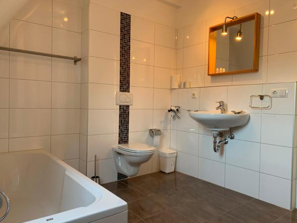 Weingärtner Appartements : photo 7 de la chambre appartement (2 adultes)