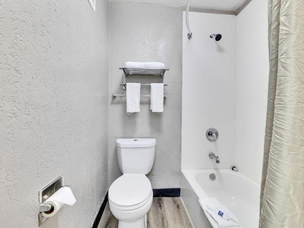 Motel 6-Austin, TX - South - Airport : photo 9 de la chambre chambre lit queen-size 