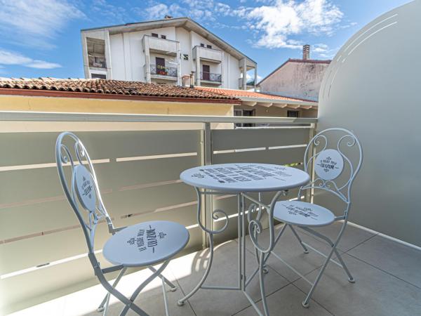 CASA LORENZO : photo 4 de la chambre chambre triple avec balcon