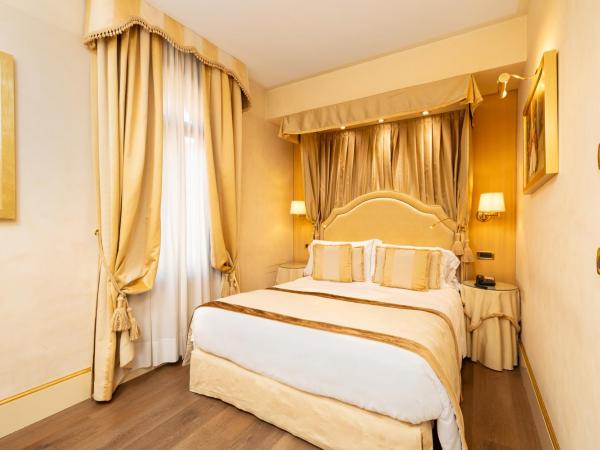 Hotel A La Commedia : photo 1 de la chambre chambre double classique