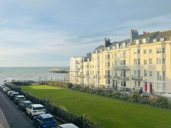 The Charm Brighton Boutique Hotel & Spa : photo 1 de la chambre suite lit king-size - vue sur mer