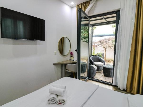 Hotel National : photo 2 de la chambre chambre double avec terrasse