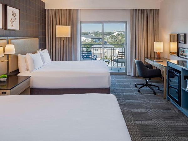 Hilton San Antonio Hill Country : photo 2 de la chambre chambre 2 lits queen-size avec balcon