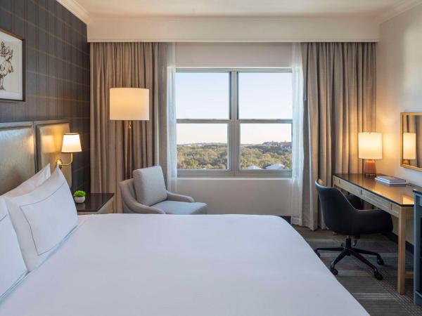 Hilton San Antonio Hill Country : photo 4 de la chambre chambre lit king-size
