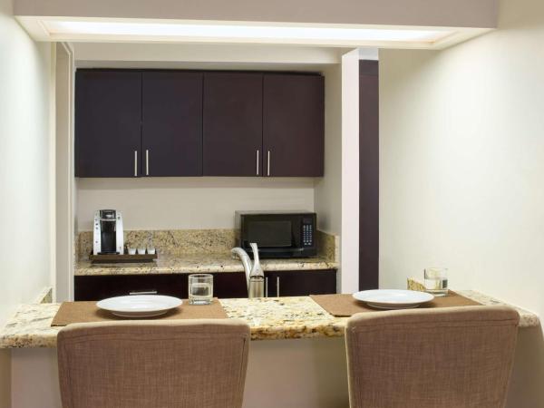 OUTRIGGER Waikiki Beachcomber Hotel : photo 7 de la chambre suite