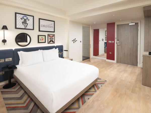 Hampton By Hilton London City : photo 1 de la chambre chambre lit queen-size - pour personnes à mobilité réduite