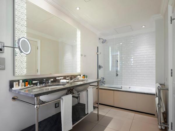 The Waldorf Hilton : photo 1 de la chambre chambre lit king-size exéctive - accès au salon