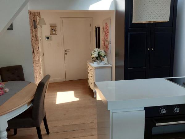 La chambre et le studio du château du golf de Bernalmont : photo 8 de la chambre studio avec vue sur jardin