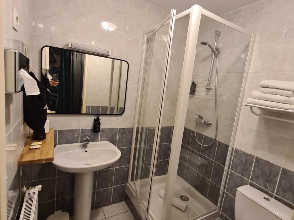 Le Grand Hotel : photo 7 de la chambre chambre double