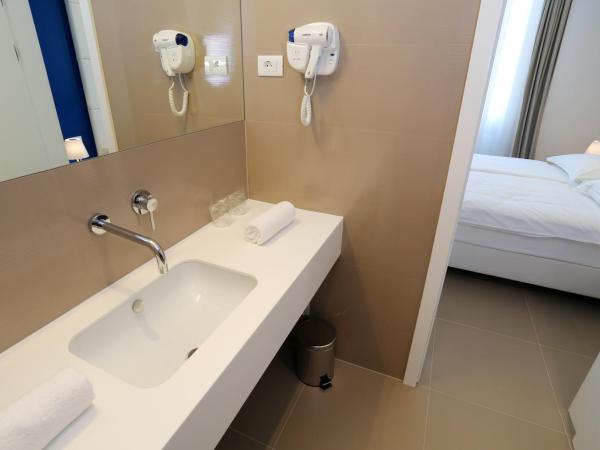 Guesthouse Villa Scalaria : photo 8 de la chambre chambre double deluxe - vue sur ville