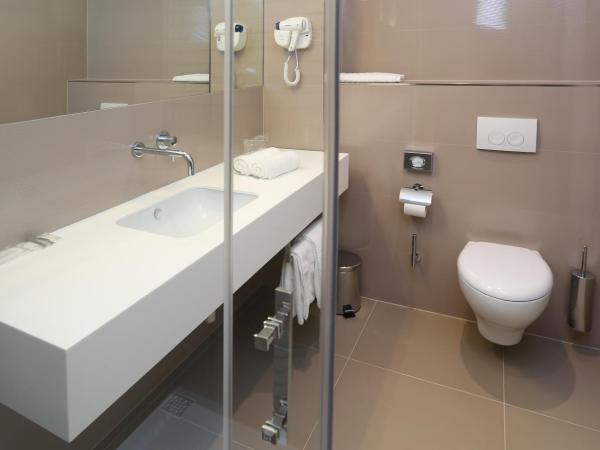 Guesthouse Villa Scalaria : photo 8 de la chambre chambre lits jumeaux