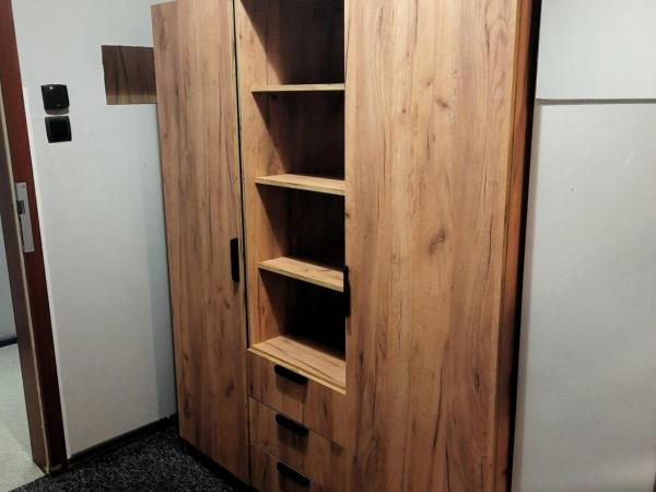 GO Hostel Rewolucji : photo 1 de la chambre chambre double ou lits jumeaux