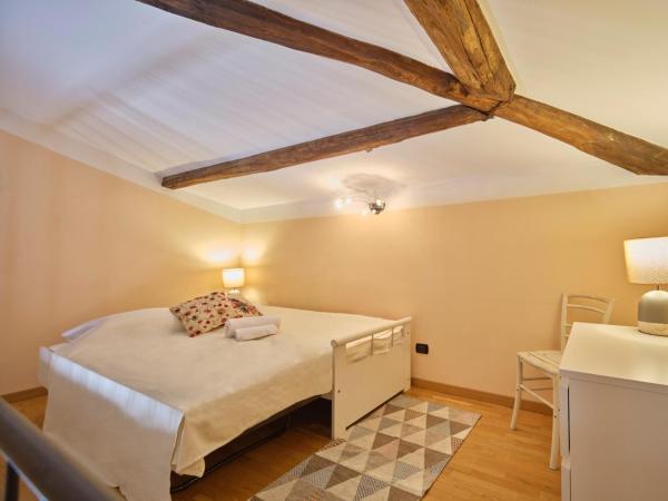 Villa Socini : photo 4 de la chambre chambre double avec salle de bains commune