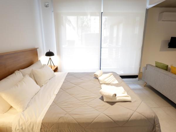 OWN Belgrano Studios & Suites : photo 3 de la chambre chambre double deluxe avec balcon