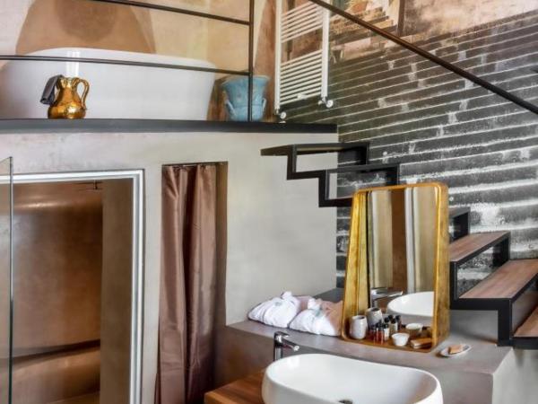 Palazzo Sant'Anna Lecce : photo 5 de la chambre suite lit king-size avec baignoire spa