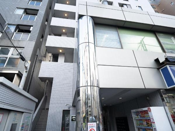 Sendagi Guest House : photo 1 de la chambre chambre double avec salle de bains privative