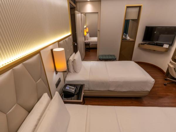 Hilton Istanbul Kozyatagi : photo 4 de la chambre chambre familiale - vue sur ville 