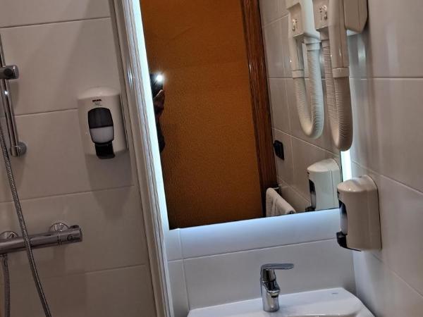 Pensión La Concha : photo 3 de la chambre chambre double Économique intérieure