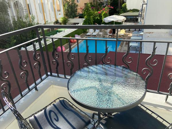 Serenity suites Hotel : photo 8 de la chambre chambre triple supérieure