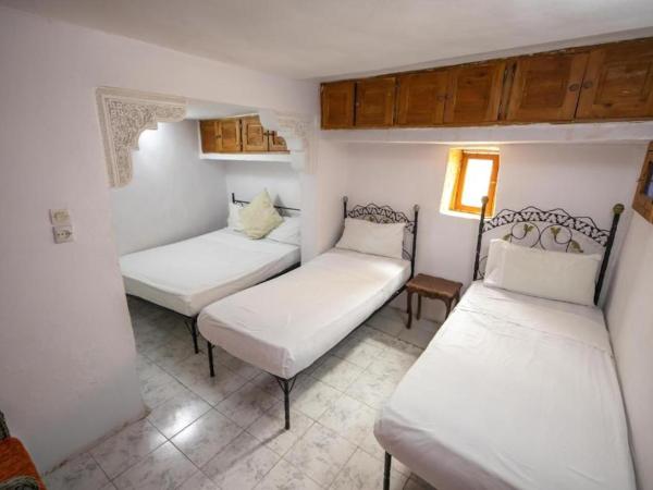 Riad Fez Hostel : photo 2 de la chambre chambre quadruple supérieure