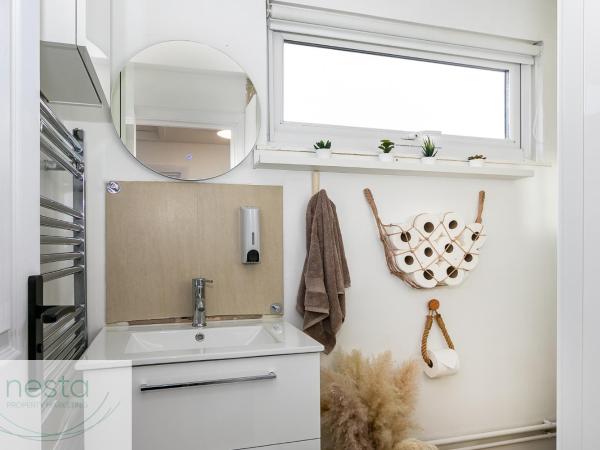 Bohemian Haven Guesthouse : photo 4 de la chambre chambre lit king-size - vue sur jardin