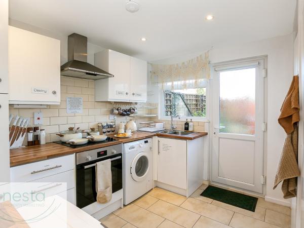 Bohemian Haven Guesthouse : photo 9 de la chambre chambre lit king-size - vue sur jardin