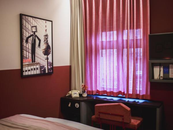 The Circus Hotel : photo 2 de la chambre petit hébergement - 2 personnes maximum