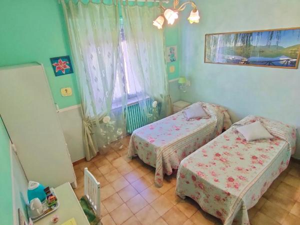 Hotel Serenella : photo 1 de la chambre chambre double ou lits jumeaux avec salle de bains privative