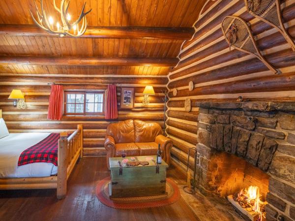 Storm Mountain Lodge & Cabins : photo 7 de la chambre chambre lit queen-size avec balcon