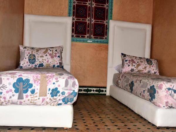 Riad Razoli Sidi Fateh : photo 1 de la chambre chambre lits jumeaux