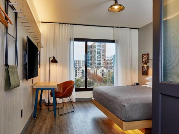 Moxy Atlanta Midtown : photo 2 de la chambre chambre lit king-size